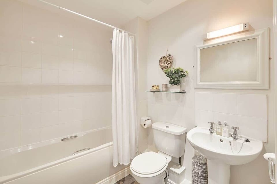 Harbour View, Whitby - Host & Stay