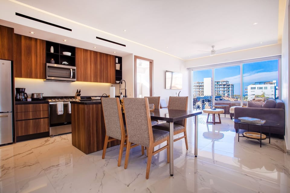 Dining table with seating for 4