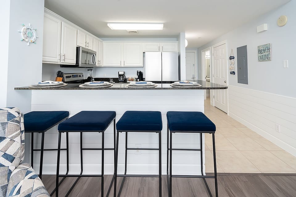 Breakfast counter area