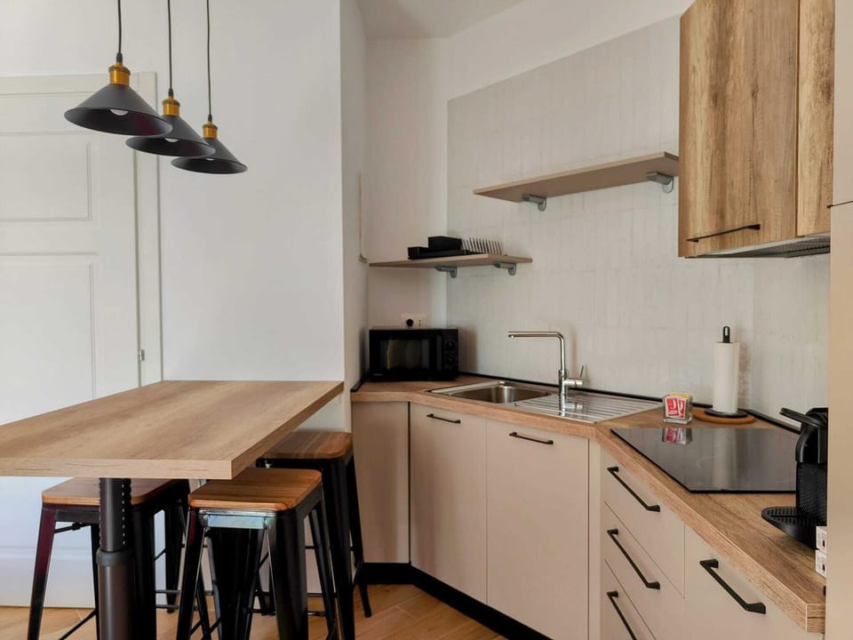 Suite | Private kitchen | Full-size fridge, stovetop, dishwasher, toaster