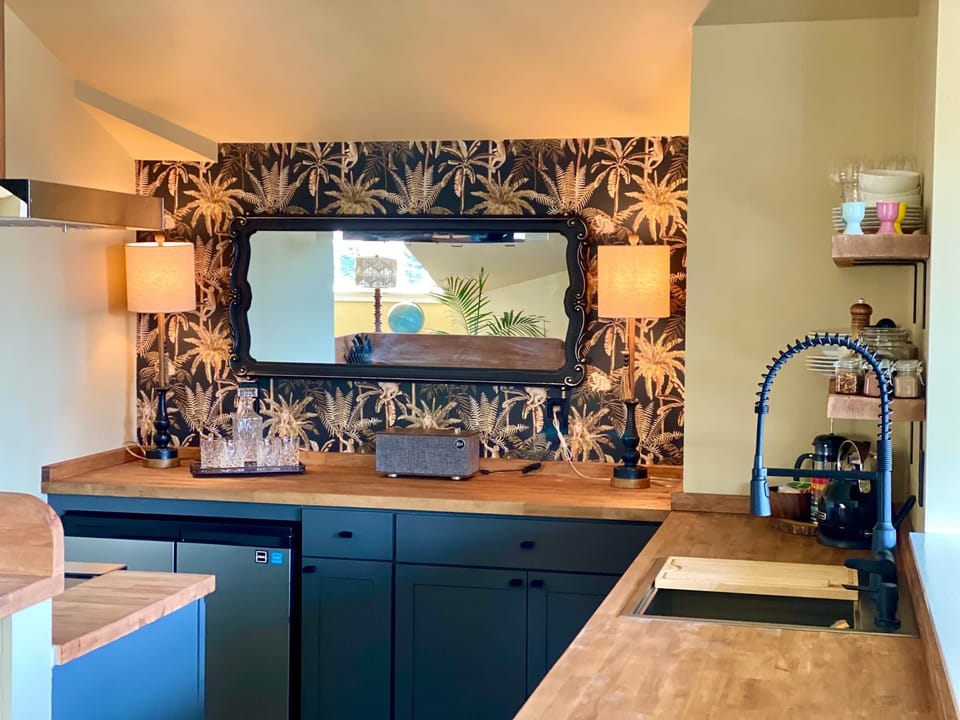 Kitchen with Buffet Counter, Bluetooth Speaker and New Appliances
