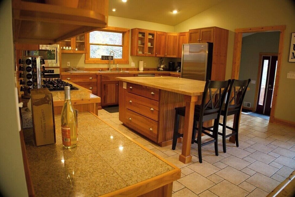 Spacious, fully stocked kitchen