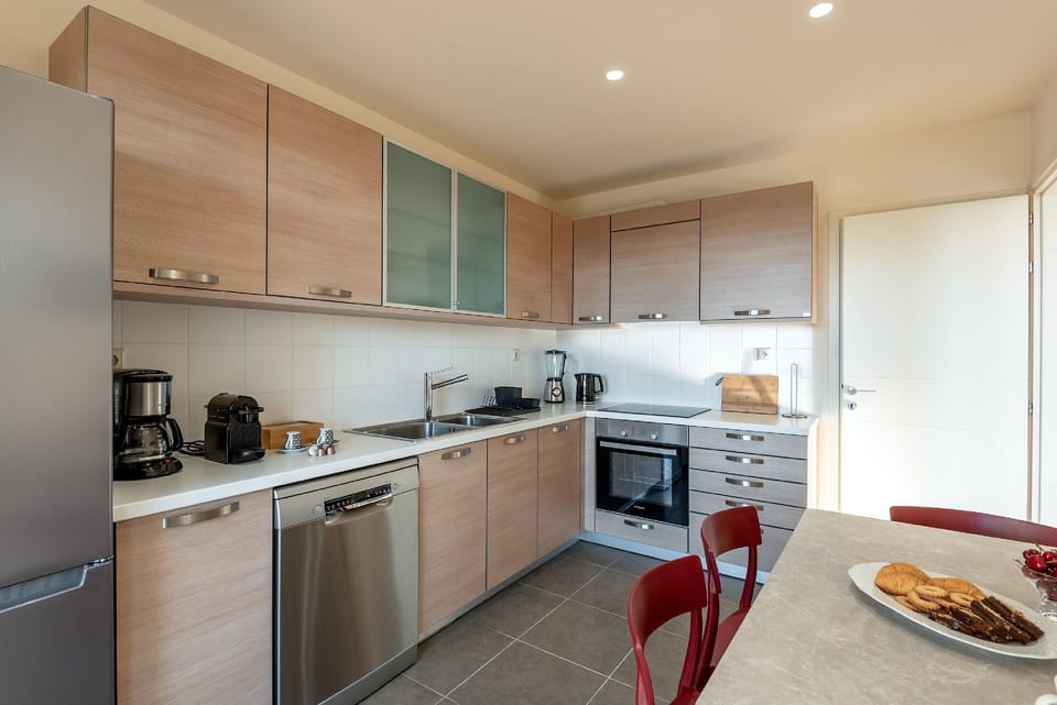 Dining Room, Kitchen