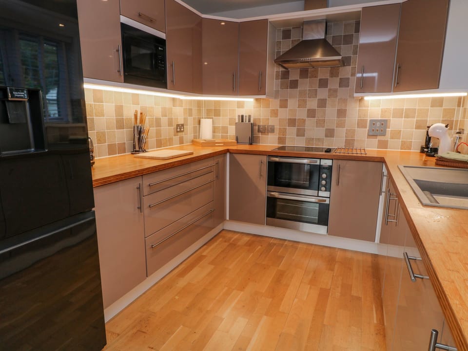 Fridge, dishwasher, electric kettle, toaster