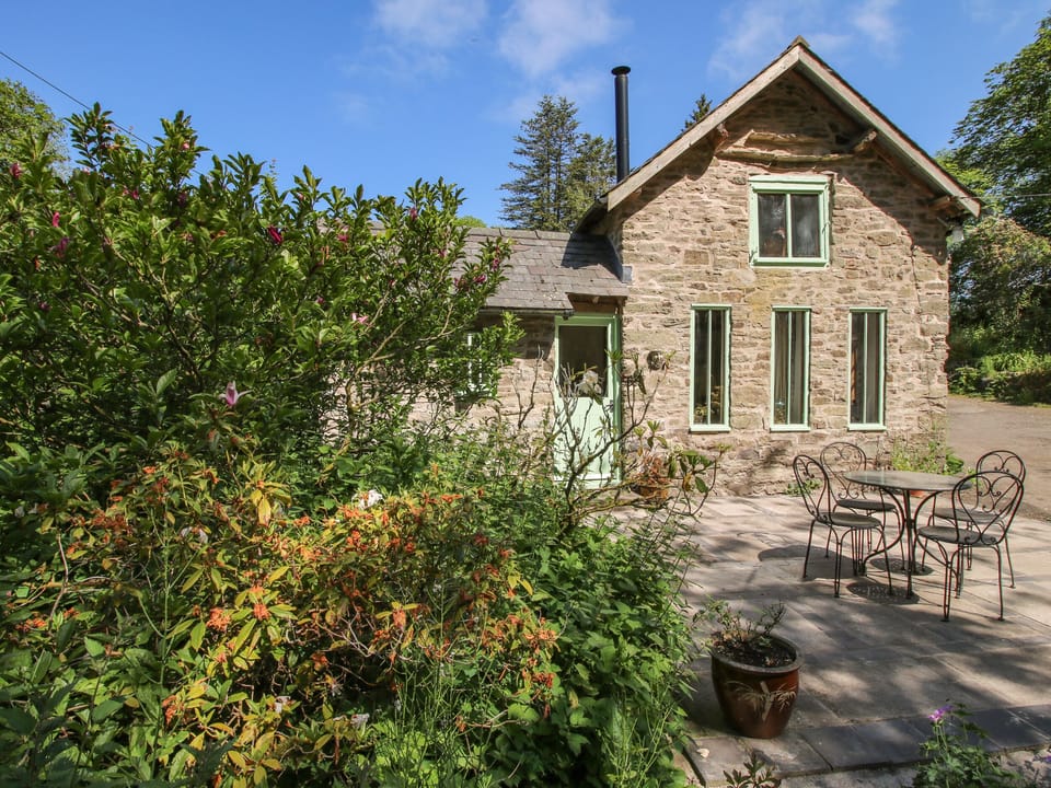 Cottage | Property grounds
