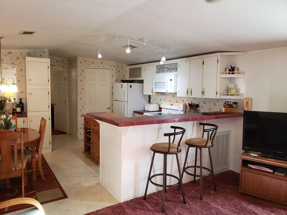 Fully stocked kitchen for 8. 