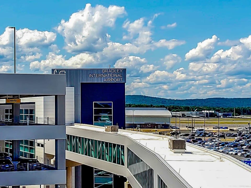 Bradley International Airport Windsor Ontario