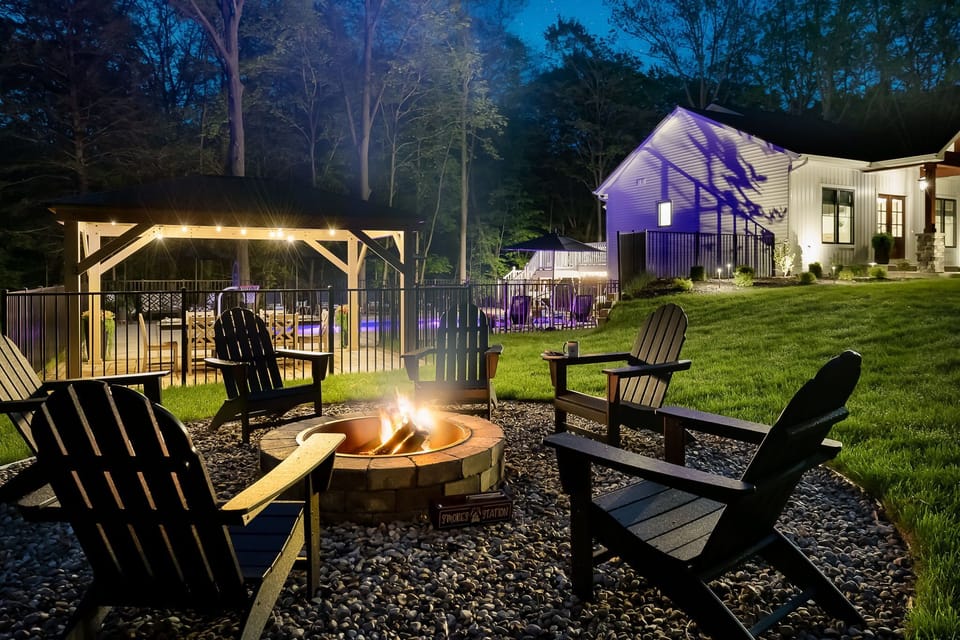 After the beach, pool or wineries, gather around the firepit for one of our favorite parts of a Southwest Michigan evening.