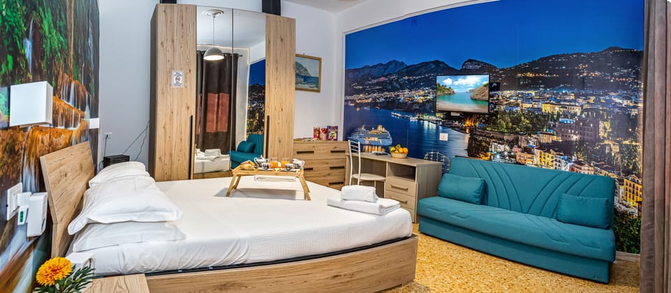 Premium bedding, in-room safe, desk, laptop workspace