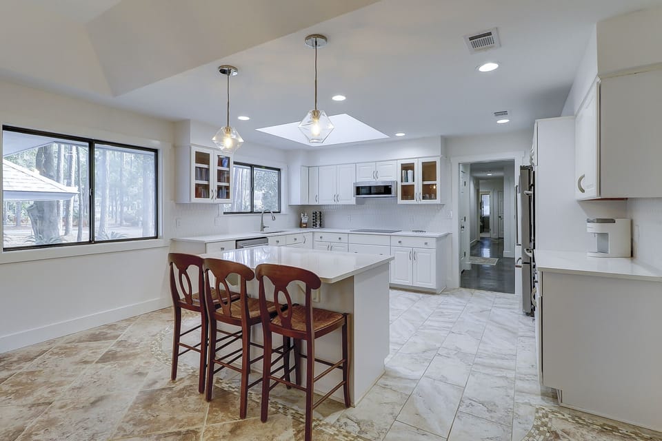 Fully stocked kitchen with Keurig and new appliances
