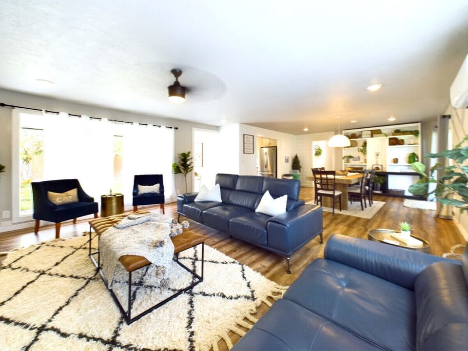 This bright and stylish open living space is perfect for making memories!