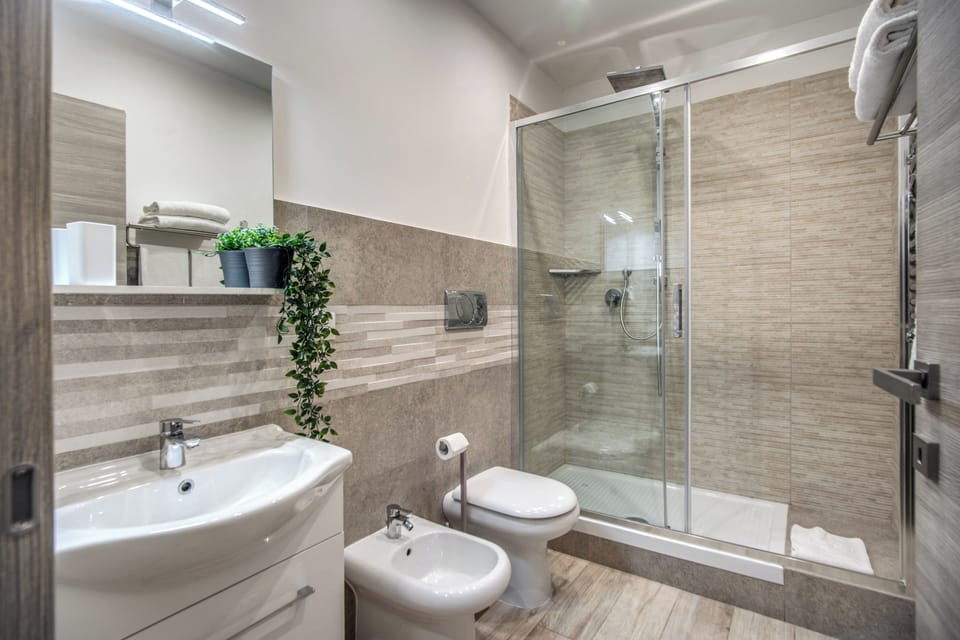 Premium Double Room | Bathroom | Shower, rainfall showerhead, hair dryer, slippers