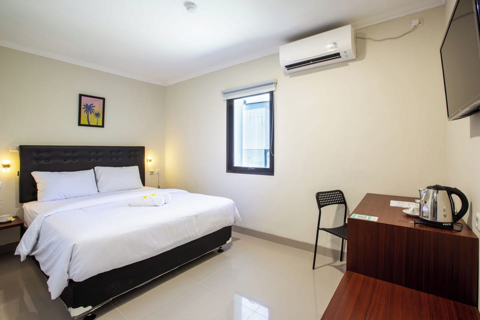 Standard Double Room | Desk, soundproofing, free WiFi, bed sheets