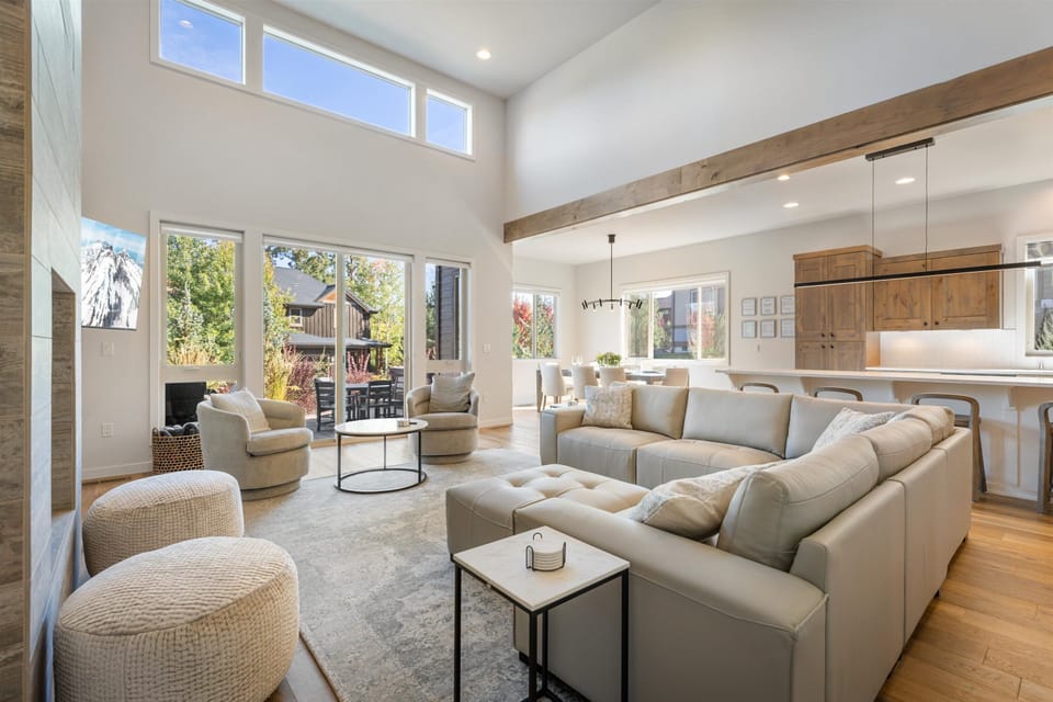 Tall ceilings and bright!