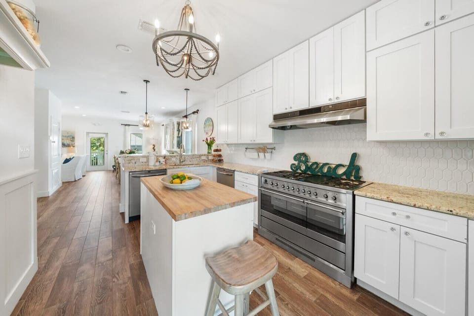 HIgh end kitchen with top of the line appliances, 2 dishwashers and gas range