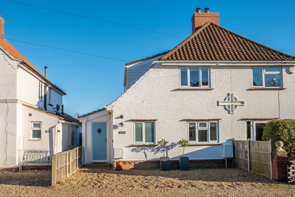 Golf Cottage, West Runton: A super stylish 1930's semi, a few minutes on foot from West Runton's beautiful beach