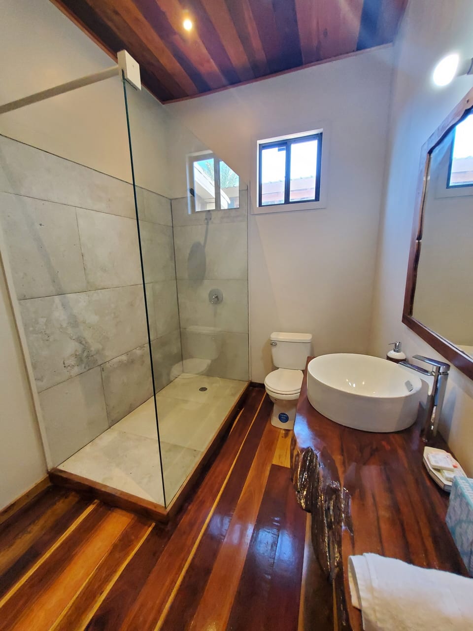 Panoramic Apartment, 2 Bedrooms, Sea View, Beachside | Bathroom | Shower, hair dryer, towels, soap