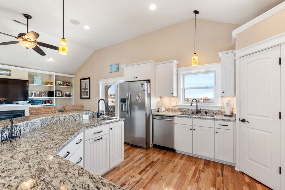 KDS3633: Another Day In Paradise | Top Level Kitchen
