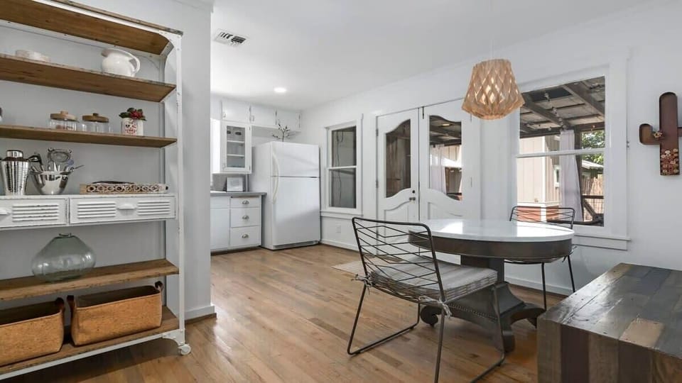 dining area.