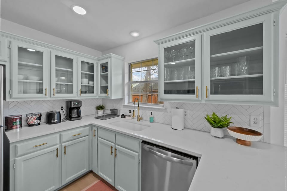 Fully stocked kitchen for making family meals!