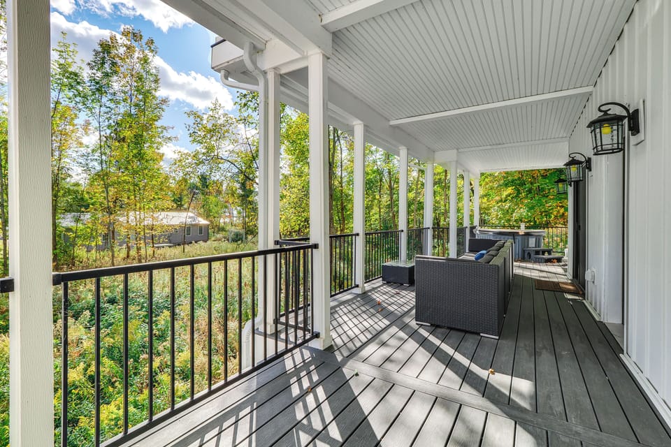 Covered Deck | Lounge Furniture | Hot Tub