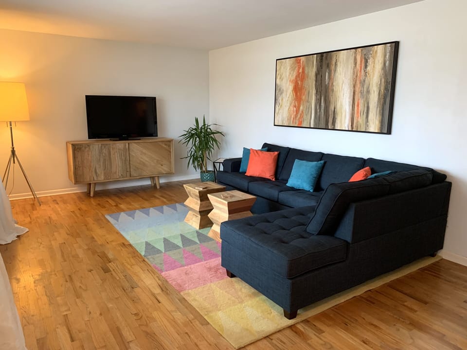 Living room with pull-out sofa