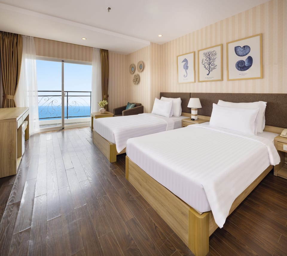 Deluxe Sea view with Balcony | In-room safe, desk, blackout drapes, soundproofing