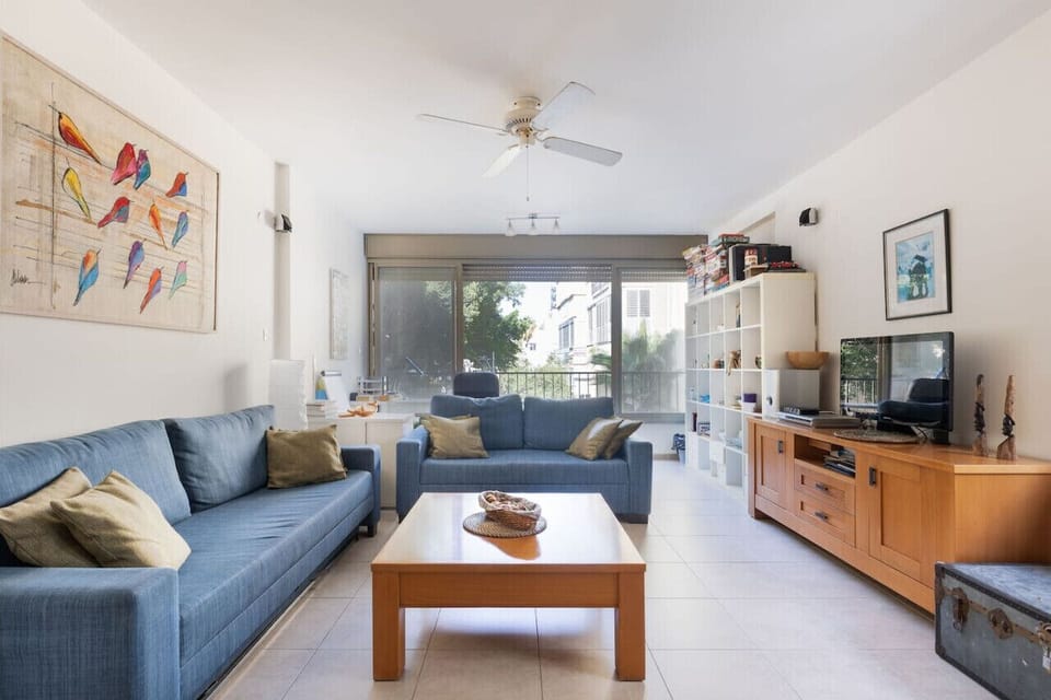 Bright 3BR Stay - Relaxing Comfort | Front of property