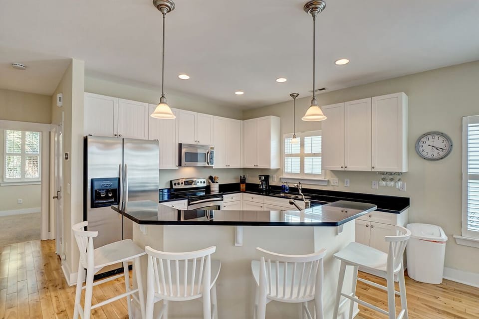 Kitchen island seating for 4