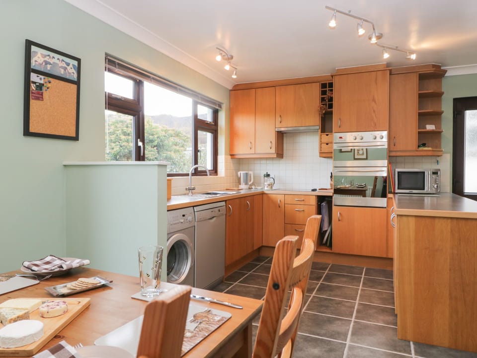 Fridge, dishwasher, electric kettle, toaster