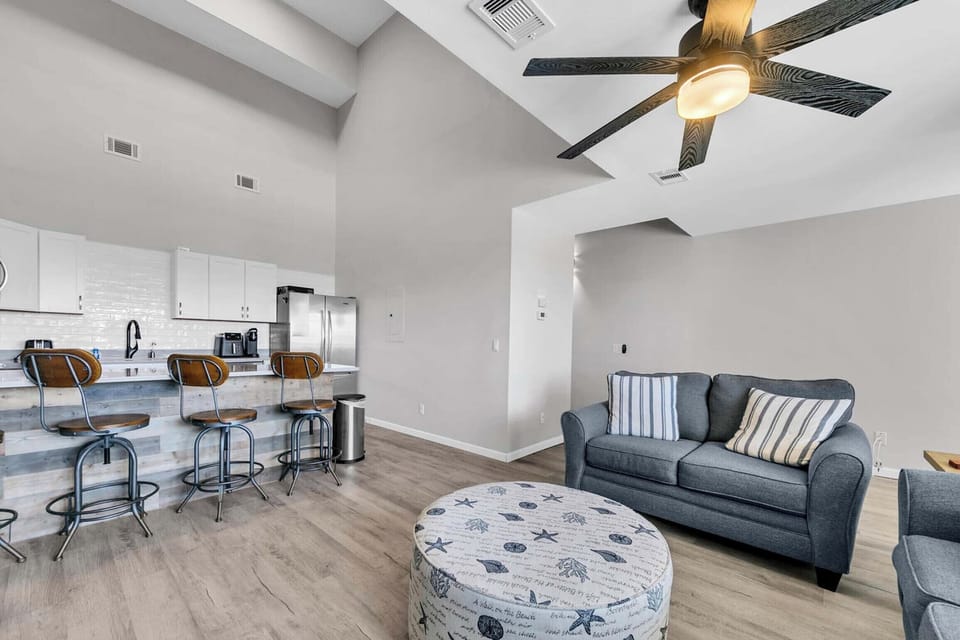 Living and kitchen area