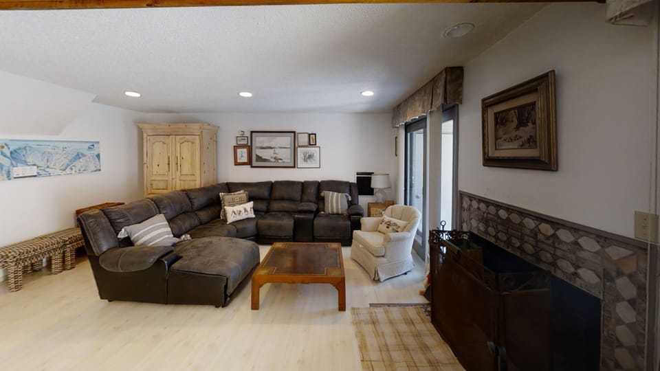 Living Room, Furniture, Indoors, Couch, Home Decor