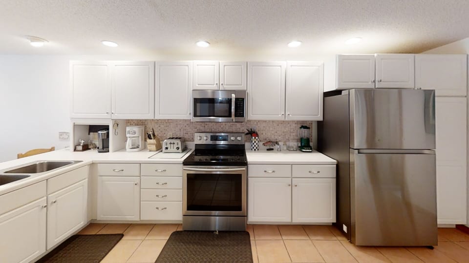 Kitchen, Indoors, Refrigerator, Microwave, Oven