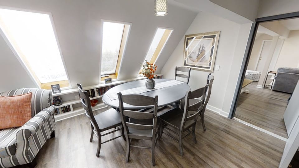 Dining Room, Table, Dining Table, Indoors, Furniture