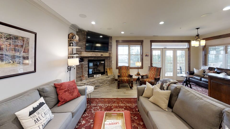 Home Decor, Couch, Furniture, Living Room, Indoors