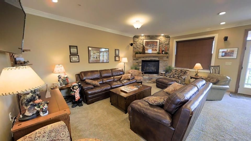 Home Decor, Living Room, Furniture, Indoors, Building