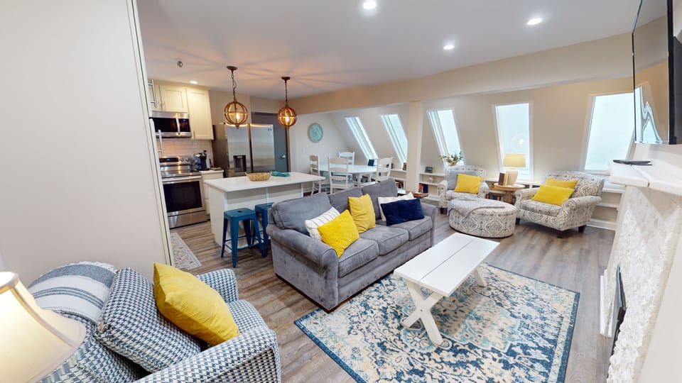 Home Decor, Building, Furniture, Indoors, Living Room