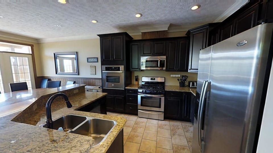 Kitchen, Indoors, Refrigerator, Microwave, Oven