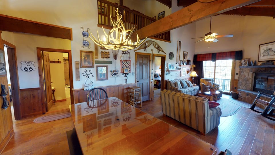 Living Room, Furniture, Indoors, Flooring, Floor