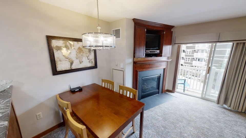 Dining Room, Table, Dining Table, Indoors, Furniture