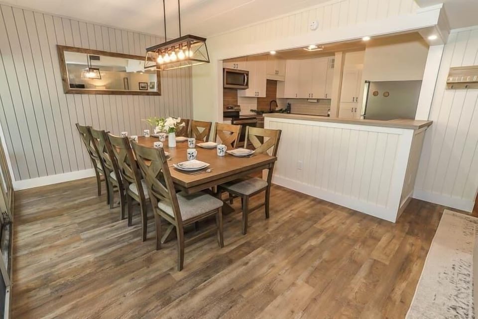 Indoors, Dining Room, Dining Table, Table, Furniture