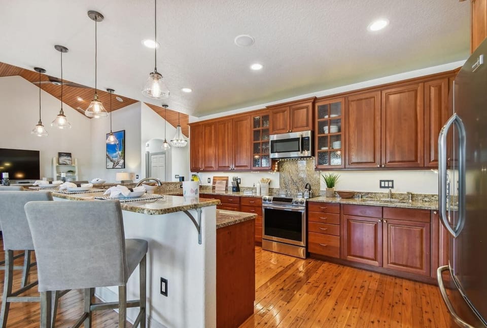 Prepare your family meals in the fully equipped gourmet kitchen