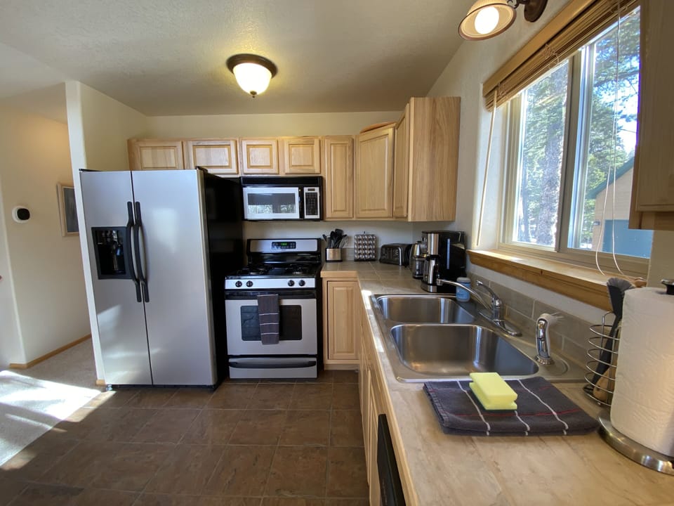 All the modern appliances, and tons of cooking gadgets, you'll have everything you need to whip up a delicious meal