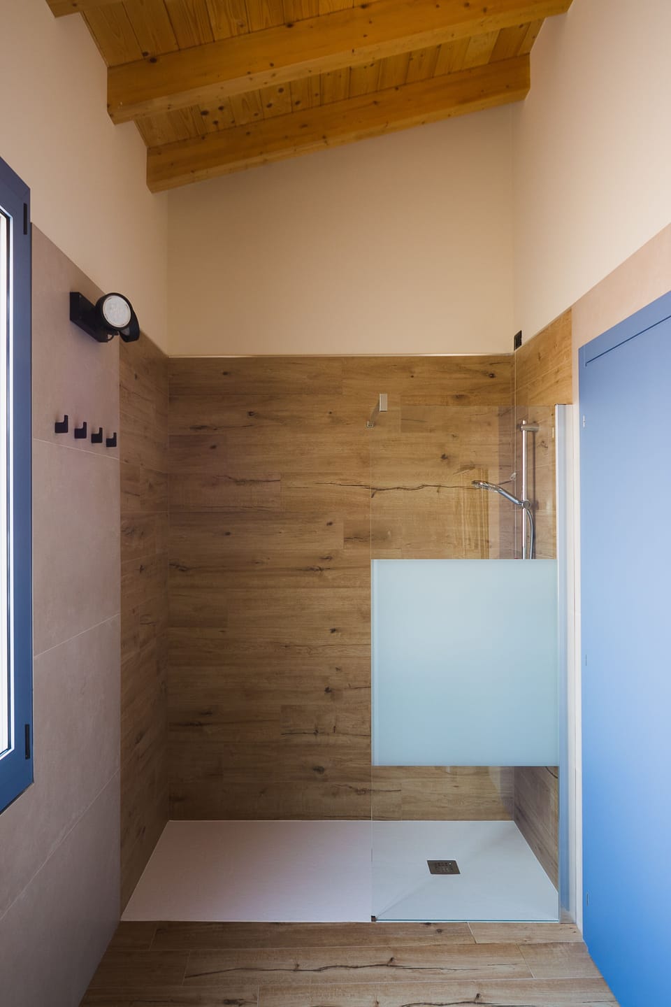 Luxury Quadruple Room | Bathroom | Shower, rainfall showerhead, hair dryer, bidet
