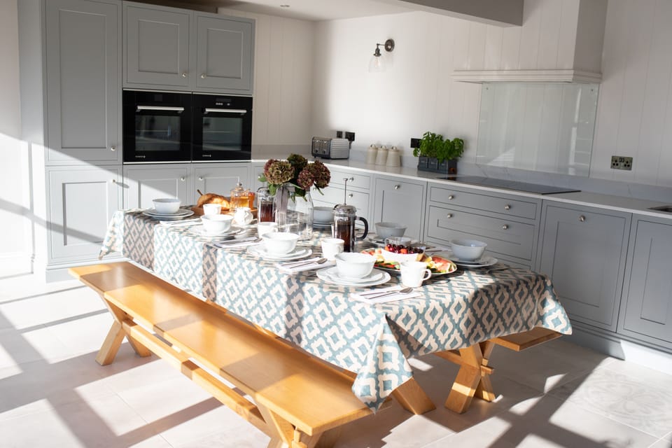 Beautiful light airy Kitchen/Dining area, suitable for 10