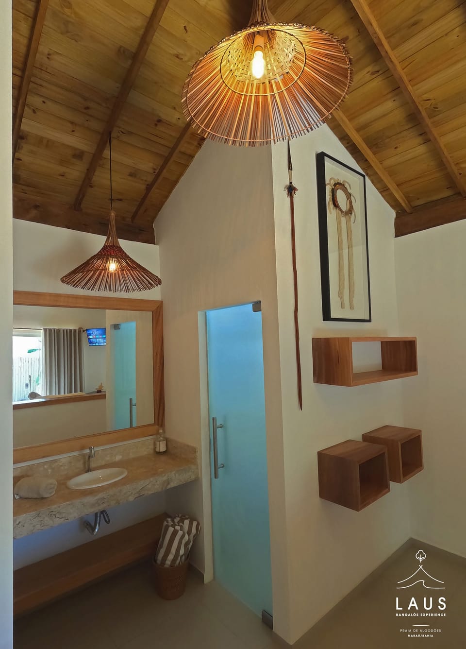 Exclusive Room | Bathroom | Shower, rainfall showerhead, designer toiletries, hair dryer