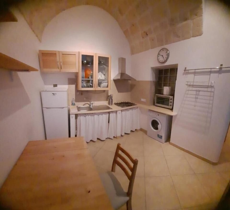 Superior Apartment | Private kitchen | Full-size fridge, microwave, oven, stovetop