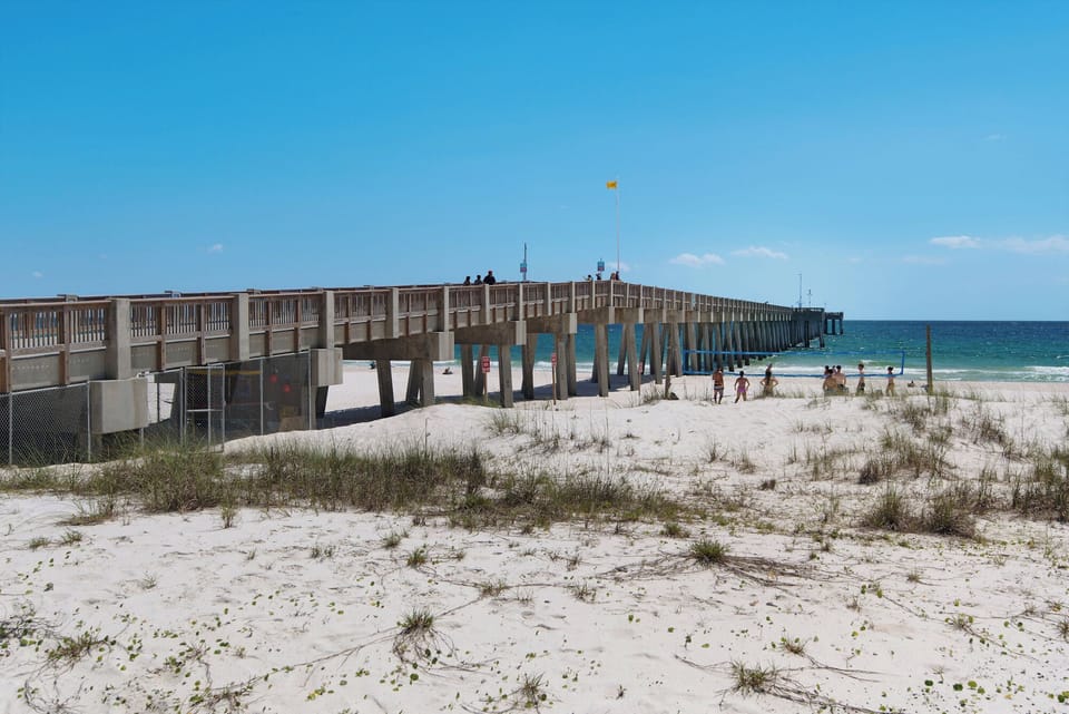 West PCB Upscale Home w/ Splash Pool, Close to Beach, 3br+bunkroom, Golf Cart House in Panama City Beach