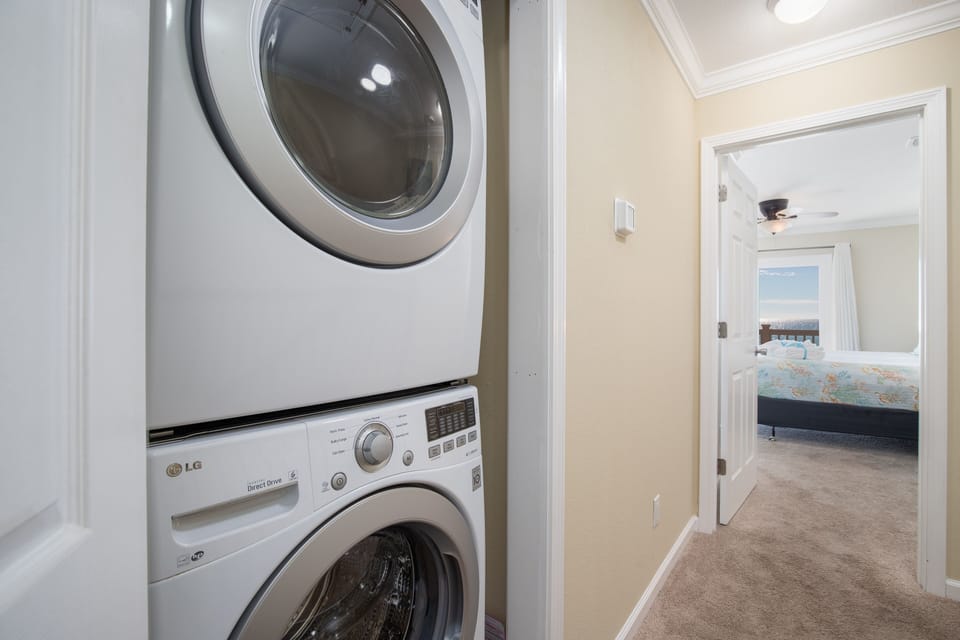 Directly On The Beach! First Floor Sundeck! Near Pier Park! Sleeps 6! House in Panama City Beach