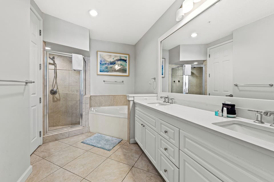 Newly Renovated! Breathtaking Views! Fourth Floor! Pools! Grill! Beach Chairs Apartment in Miramar Beach